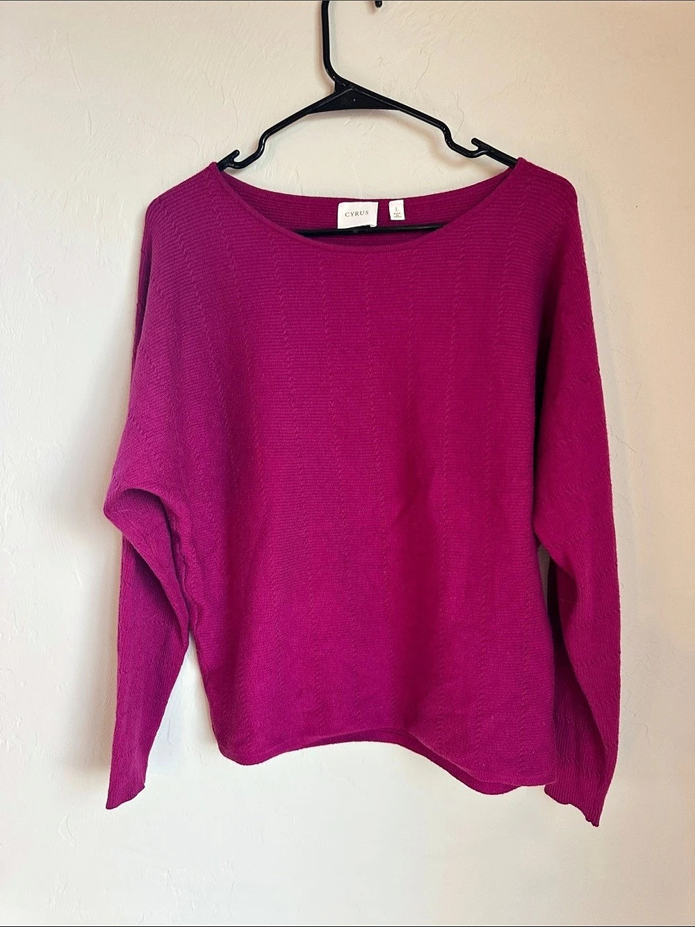 Cyrus Crew Neck Sweater in Pink Size Large Like New